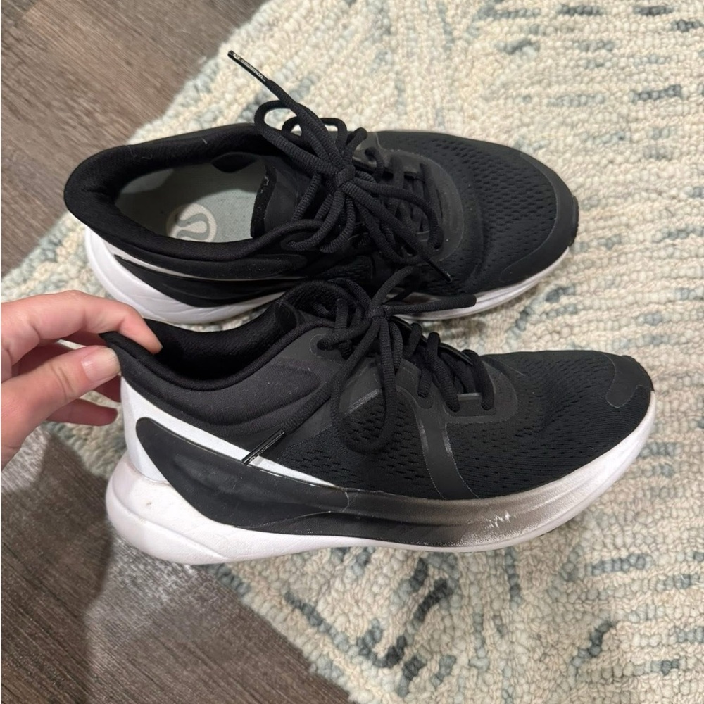 Lululemon bliss feel running shoe tennis shoe sneaker